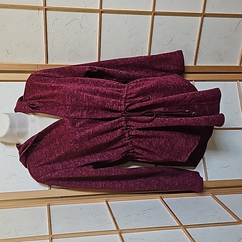 Women burgundy drawstring Venus hoodie cardigan Size Medium.